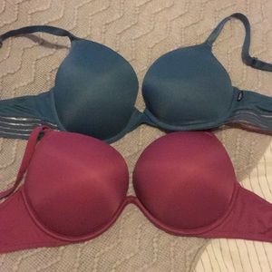 Two 32 DD bras.